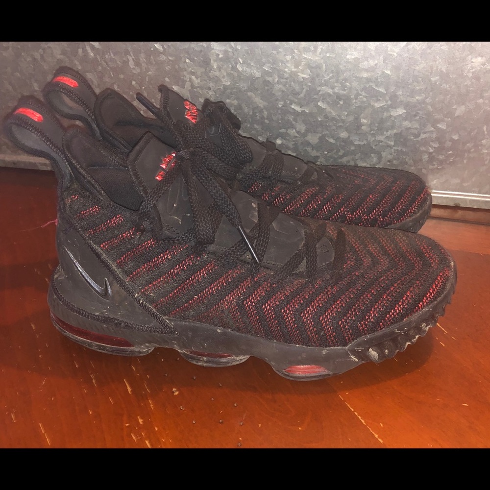 Youth Labron XVI in great condition 4.5